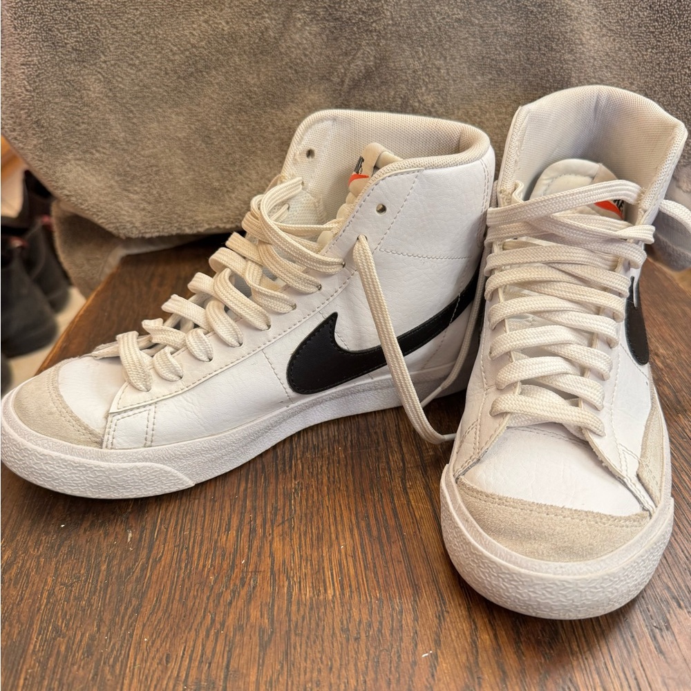 Nike Blazer size 6y